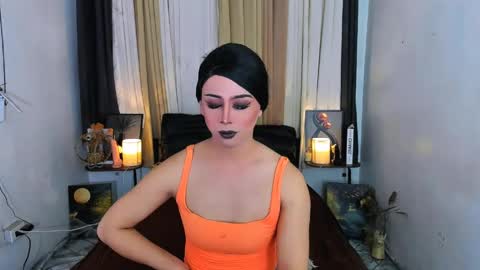 expensive_elise online show from May 21, 2026, 4:03 pm