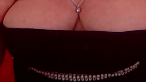 Alana online show from February 4, 2025, 9:52 pm