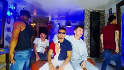 extrangers online show from January 11, 2025, 12:07 pm