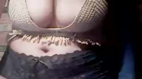 Snapshot of extremelydmilkyboobs chatting on August 3, 2026, 9:04 am extremelydmilkyboobs online show from August 3, 2026, 9:04 am