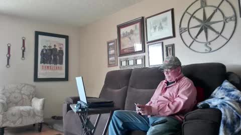 Snapshot of eyeswideshut63 chatting on November 6, 2025, 5:03 pm Eyeswideshut63 online show from November 6, 2025, 5:03 pm