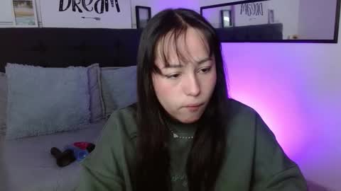 eymmy_24 online show from September 9, 2025, 2:55 am