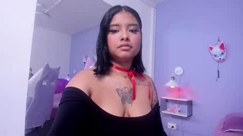 Eymy  online show from November 18, 2025, 8:46 pm