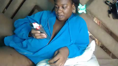 eyshaexotii online show from September 27, 2025, 11:48 am