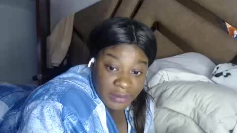 eyshaexotii online show from October 21, 2025, 3:24 pm