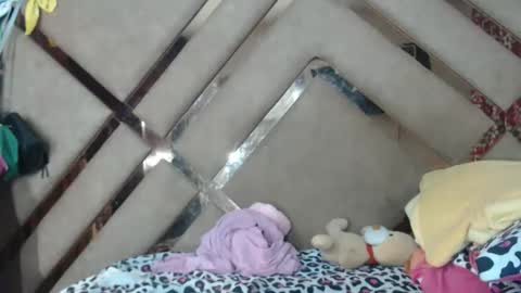 eyshaexotii online show from March 1, 2026, 4:25 am