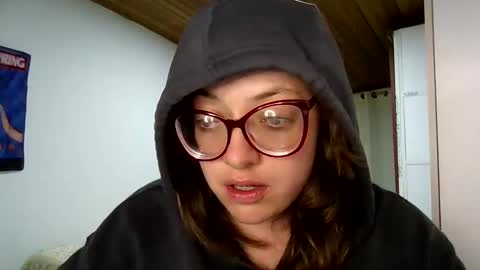 Snapshot of ezlngirl chatting on January 3, 2025, 2:21 am Aimee online show from January 3, 2025, 2:21 am