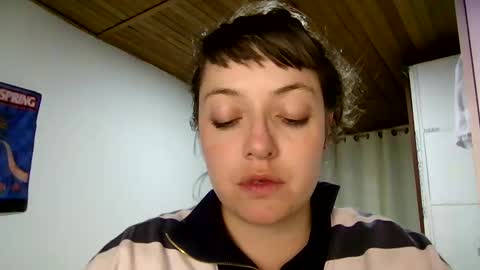 Snapshot of ezlngirl chatting on January 4, 2025, 4:33 am Aimee online show from January 4, 2025, 4:33 am