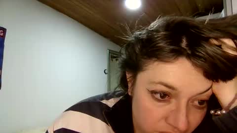 Snapshot of ezlngirl chatting on January 5, 2025, 4:47 am Aimee online show from January 5, 2025, 4:47 am