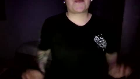 Snapshot of ezlngirl chatting on January 13, 2025, 1:56 am Aimee online show from January 13, 2025, 1:56 am