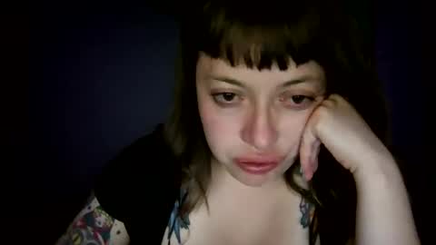 Snapshot of ezlngirl chatting on January 14, 2025, 1:36 am Aimee online show from January 14, 2025, 1:36 am