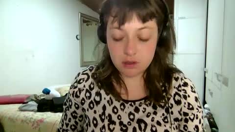 Snapshot of ezlngirl chatting on February 12, 2025, 4:23 am Aimee online show from February 12, 2025, 4:23 am