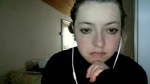 Snapshot of ezlngirl chatting on February 25, 2025, 6:53 pm Aimee online show from February 25, 2025, 6:53 pm