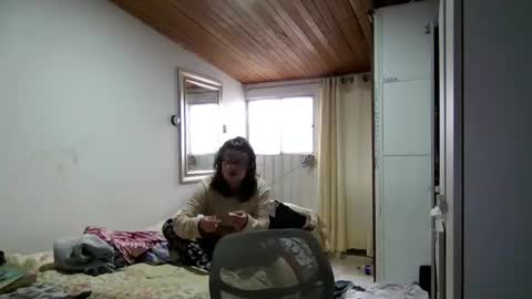 Snapshot of ezlngirl chatting on March 7, 2025, 6:54 pm Aimee online show from March 7, 2025, 6:54 pm