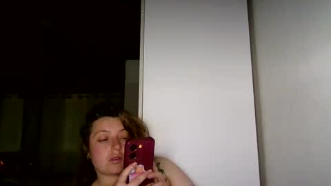 Snapshot of ezlngirl chatting on November 28, 2025, 2:25 am Aimee online show from November 28, 2025, 2:25 am