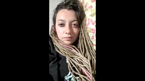 Snapshot of ezlngirl chatting on December 16, 2025, 5:23 am Aimee online show from December 16, 2025, 5:23 am