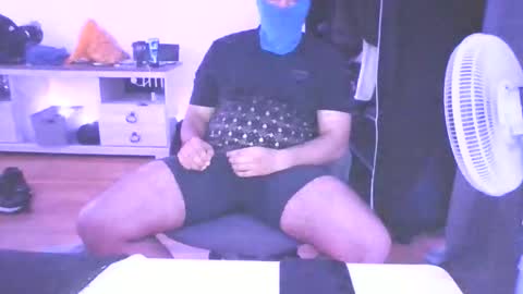 ezzteban935 online show from April 11, 2026, 1:32 am