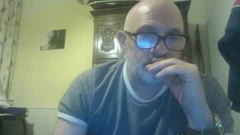 f1zzeek online show from May 7, 2026, 1:00 am