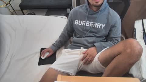 fabiano_hernandes30 online show from April 29, 2026, 8:59 pm
