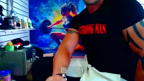 fabxxxl online show from April 22, 2026, 12:28 pm