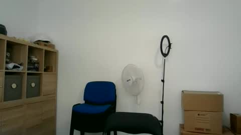 faer_087 online show from April 15, 2026, 9:38 am