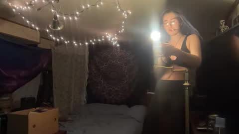 Fae online show from January 23, 2025, 5:56 am