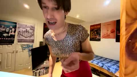fagboysissy online show from November 10, 2025, 6:07 pm