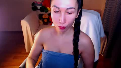 Elli  online show from September 24, 2025, 4:54 pm