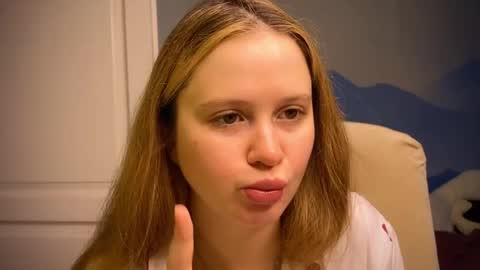 Ilona online show from October 28, 2025, 7:45 am