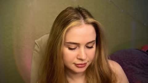 Ilona online show from March 17, 2026, 1:03 pm