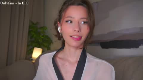 Kaori online show from April 22, 2026, 7:37 pm