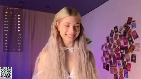 Emilia online show from February 21, 2025, 4:18 am