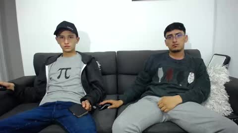 FallGays online show from December 14, 2024, 1:28 am