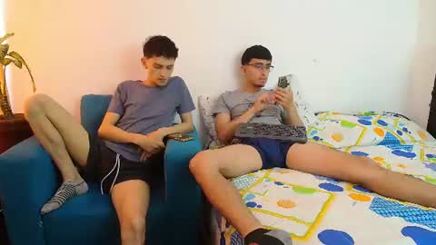 Snapshot of fallgays chatting on June 27, 2026, 5:07 pm FallGays online show from June 27, 2026, 5:07 pm