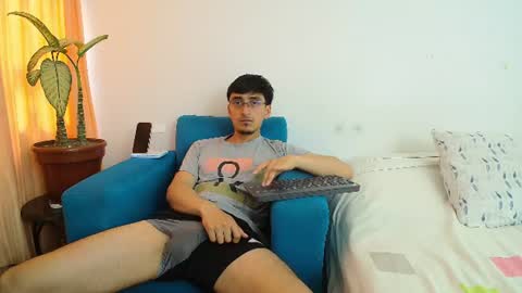 Snapshot of fallgays chatting on July 9, 2026, 6:01 pm FallGays online show from July 9, 2026, 6:01 pm