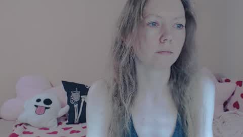 Snapshot of fanatka chatting on March 17, 2026, 5:44 am BUNNYGal online show from March 17, 2026, 5:44 am