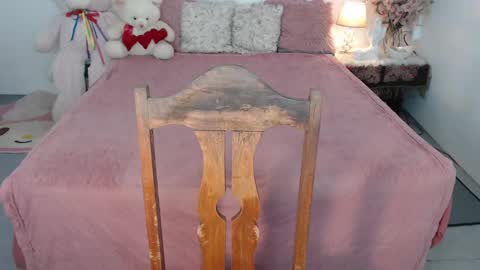 Layla online show from February 10, 2025, 2:19 am