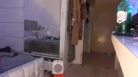 fantasticdeee online show from January 12, 2025, 4:42 am