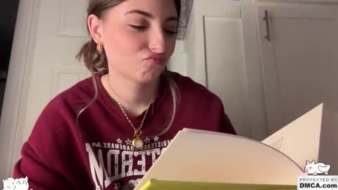 Snapshot of fantasyella chatting on February 20, 2026, 6:19 am Ella online show from February 20, 2026, 6:19 am