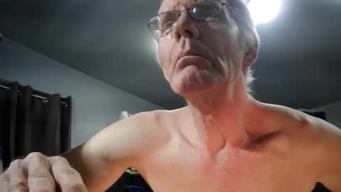 fantasyresort online show from December 26, 2024, 4:21 am