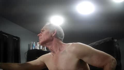 fantasyresort online show from December 1, 2025, 4:06 am