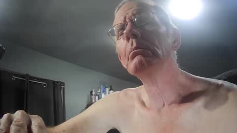 fantasyresort online show from April 23, 2026, 3:08 am