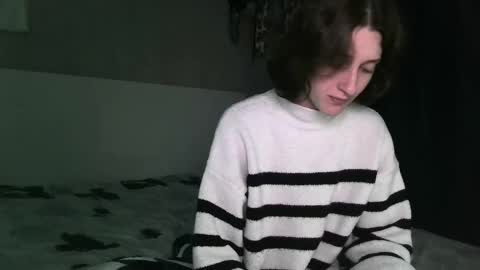 Kira online show from May 2, 2026, 12:37 am