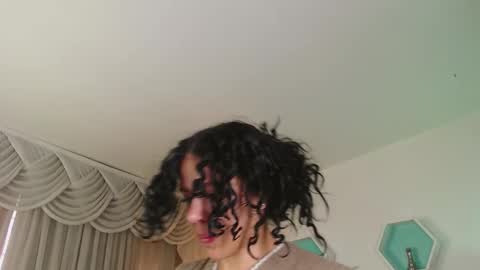 Farah online show from February 3, 2026, 12:10 pm