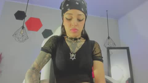 Snapshot of farichell chatting on October 3, 2025, 10:29 pm fari online show from October 3, 2025, 10:29 pm