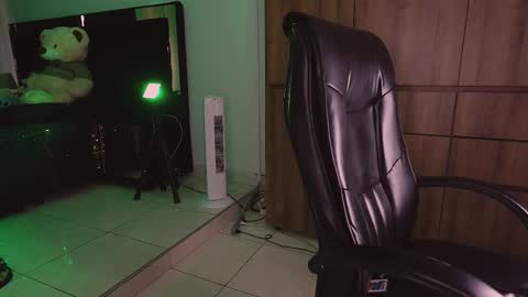 farid_jake_ online show from October 22, 2025, 7:02 pm