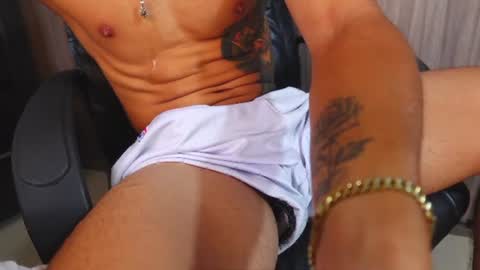 Snapshot of farid_jake_ chatting on August 7, 2026, 11:07 pm farid_jake_ online show from August 7, 2026, 11:07 pm