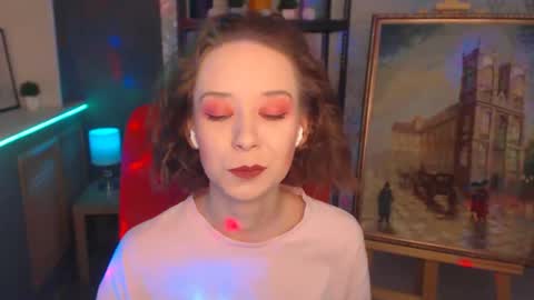 Fascinating   Eyes online show from December 3, 2024, 1:43 pm