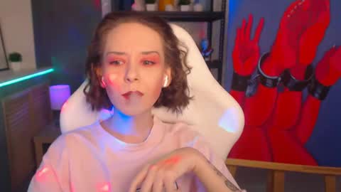 Fascinating   Eyes online show from December 8, 2024, 6:39 pm