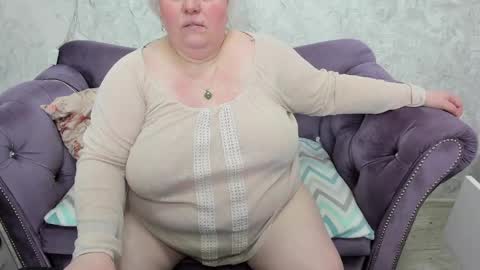 fashiona online show from February 13, 2025, 2:56 am